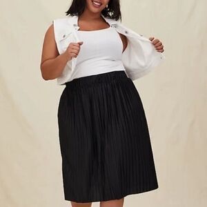 Torrid Skirt 4X Midi Black Satin Stretch Pleated Pull On Casual Office Womens